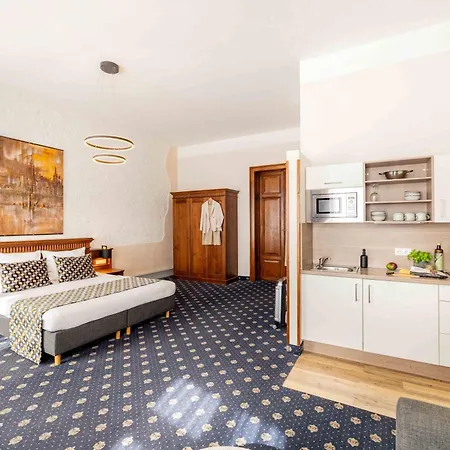 Altes Konsulat 4*